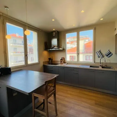Superb Spacious Accommodation In Biarritz